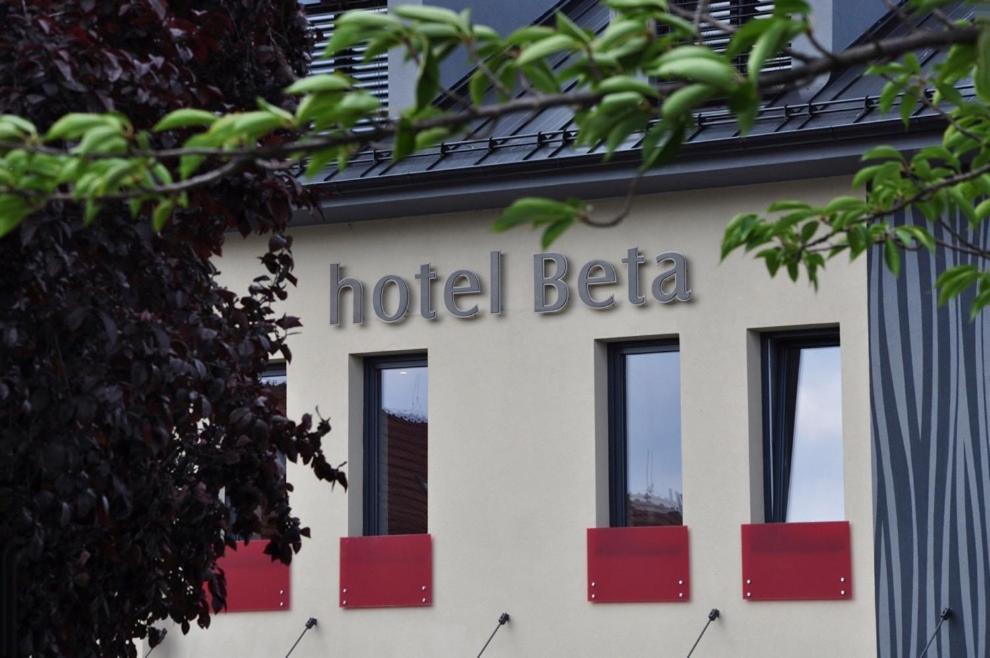 Hotel Beta Бженец Екстериор снимка