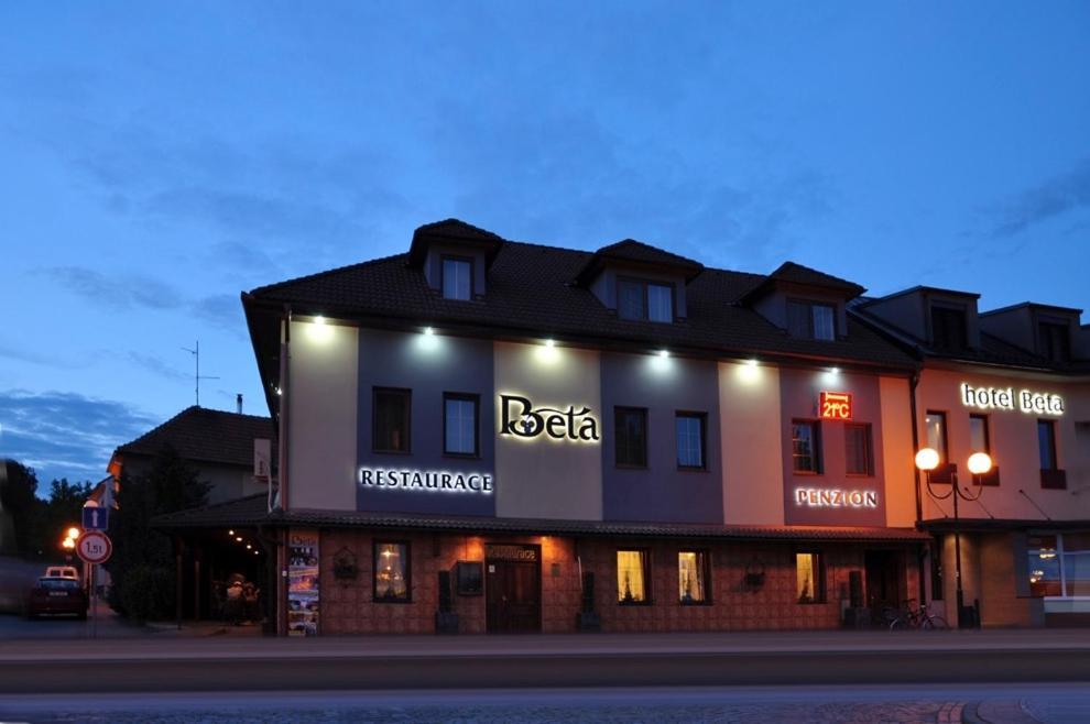Hotel Beta Бженец Екстериор снимка