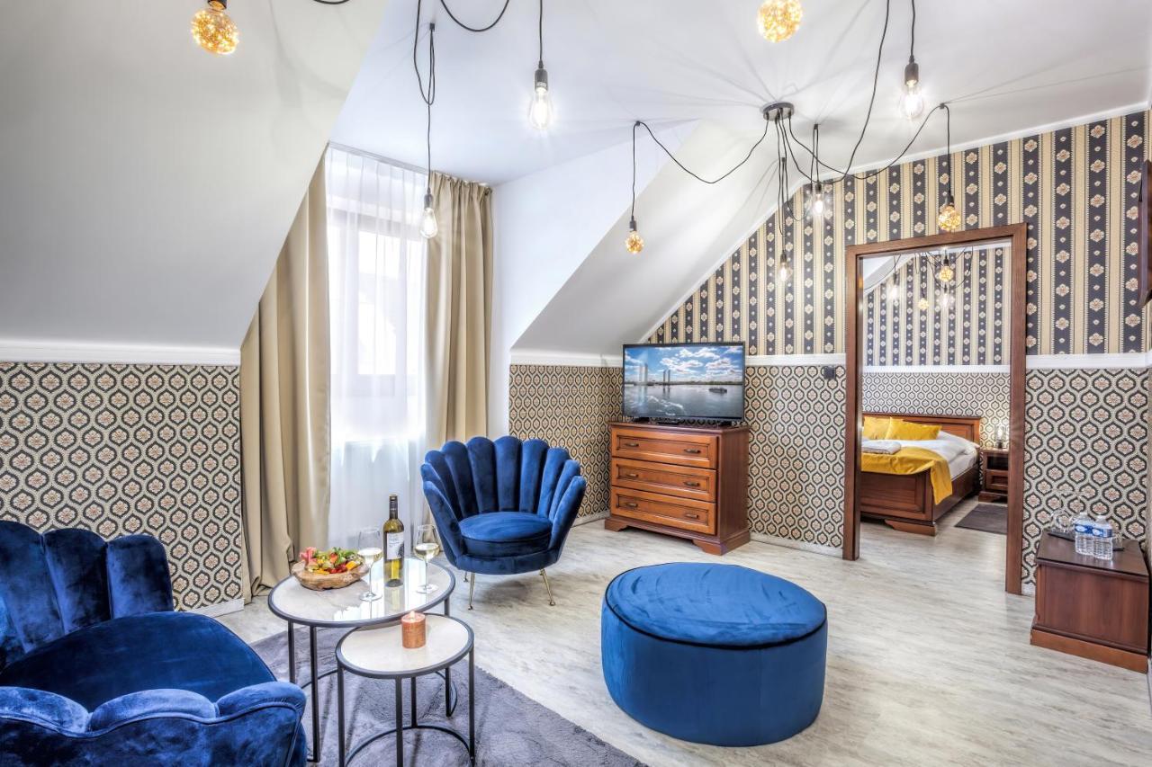 Hotel Beta Бженец Екстериор снимка