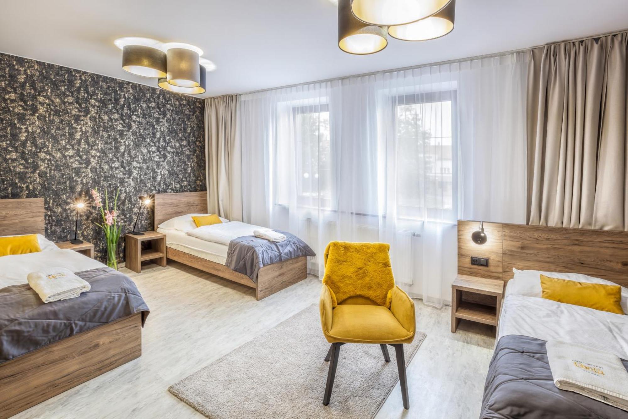 Hotel Beta Бженец Екстериор снимка