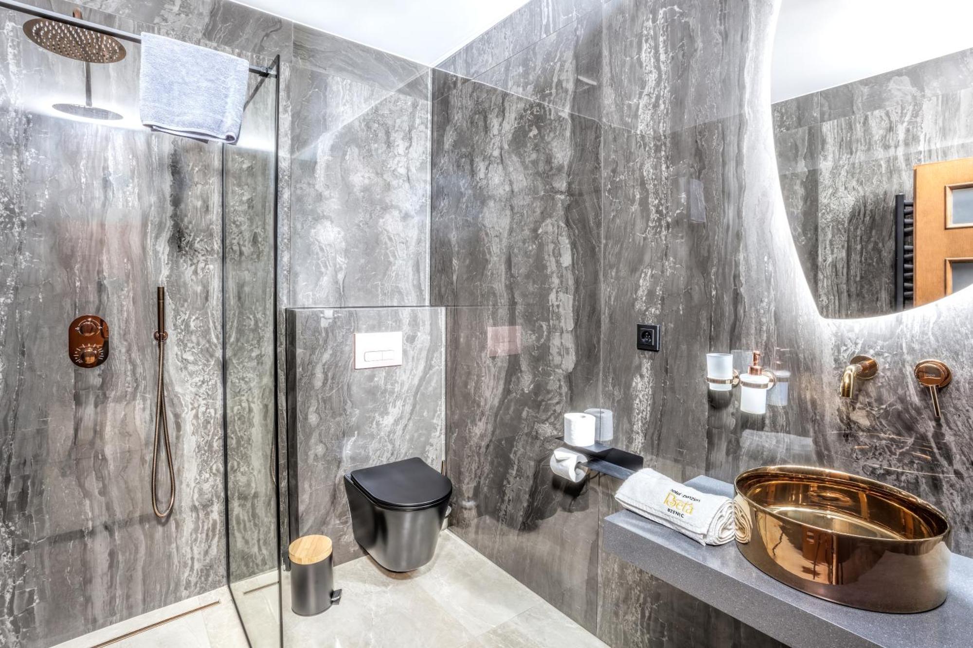 Hotel Beta Бженец Екстериор снимка
