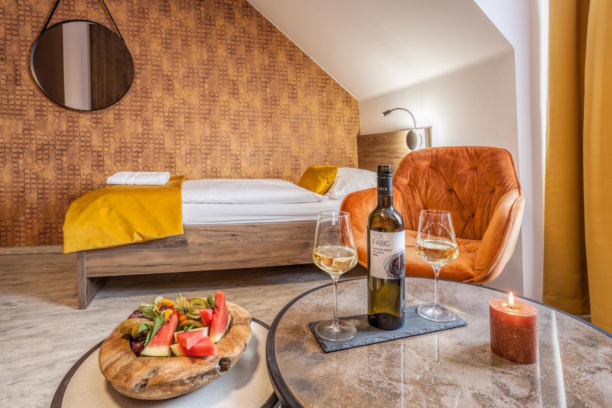 Hotel Beta Бженец Екстериор снимка